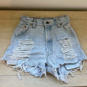 Vintage Levi Thrasher Jean Shorts - light wash